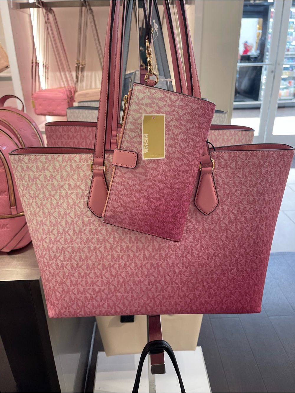 MICHAEL MICHAEL KORS SHEILA
CARNATION LG TOTE bag & Double Zip Ombré Lg Wallet - Picture 6 of 16